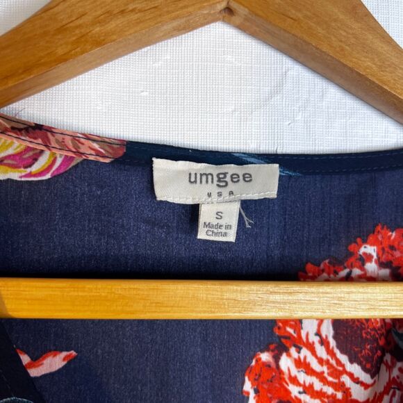 UmGee Tropical Bold Floral Print Blouse Waist Knot Boho Beachy Size Small Blue - Picture 6 of 8